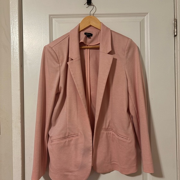 Reitmans Jackets & Blazers - Women's Pink Blazer ✨2 FOR 25✨